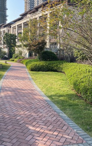 小区的外里面颜色就是这种!绿化也高!有氧环境