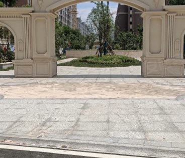 东南悦湖小区西门主大门外观