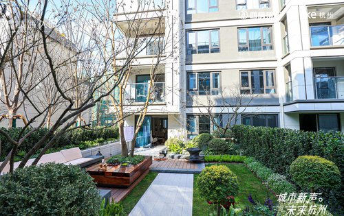 西房万科良语久园