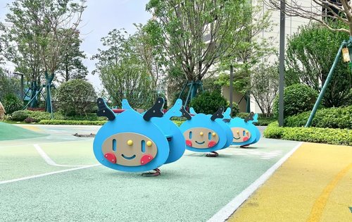 龙小湖乐园,娱乐设施丰富