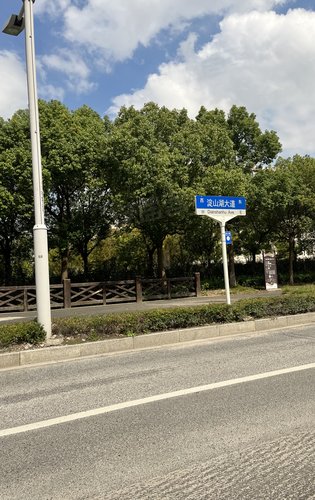 项目东面港周路通往淀山湖大道主干道属于青浦东西向主干道