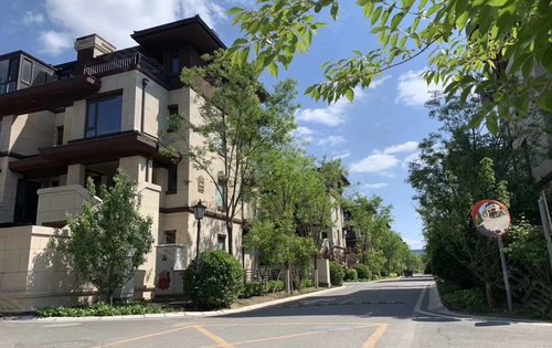 路劲阳光城70年叠拼别墅联排别墅首付95万左右院子车位露台详情欢迎您