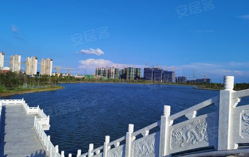 纵情享受解忧湖美景