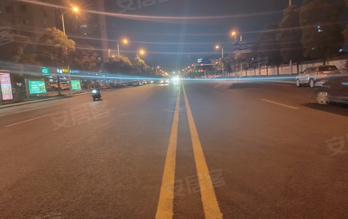 小區門口馬路夜景隨拍哈