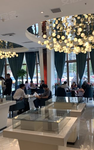 售楼部新迁欢迎客户前来参观