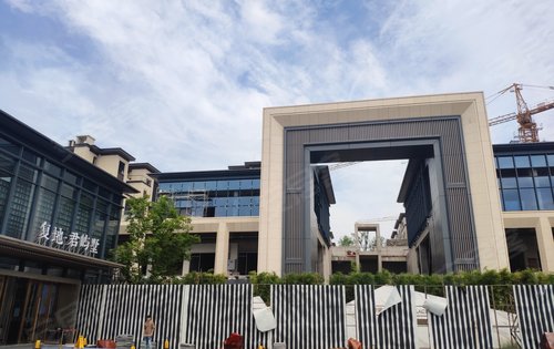 复地君屿墅动态:复地君屿墅别墅区大门-重庆安居客