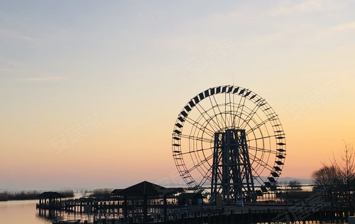 太湖边的风景大风车