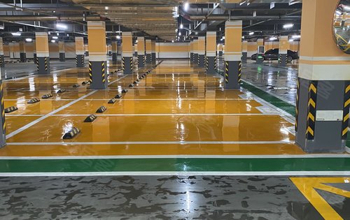 碧桂园锦绣西湖地下停车位,满满的高级感,干净明亮