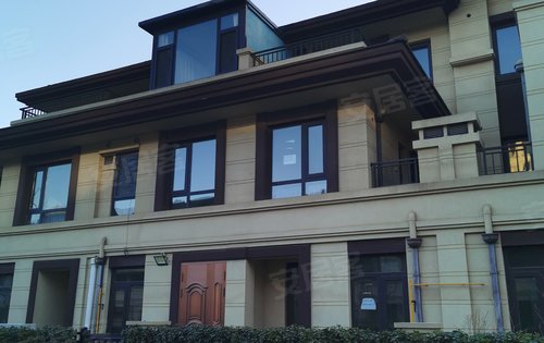 孔雀城沁园一期联排别墅外立面露台实拍 高层均价8500 洋房均价8800