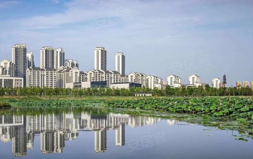 军运村门口黄家湖湿地公园