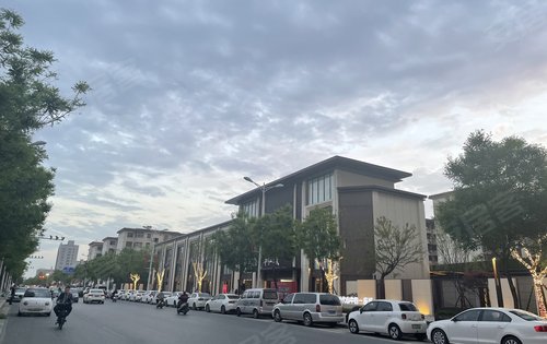 建业中弘城动态:乌云也给建业中弘城添加了一份色彩-洛阳安居客