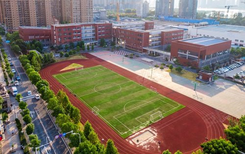 复地东湖国际一个拥有历史底蕴的小区建面约122225平产品即将开盘欢迎