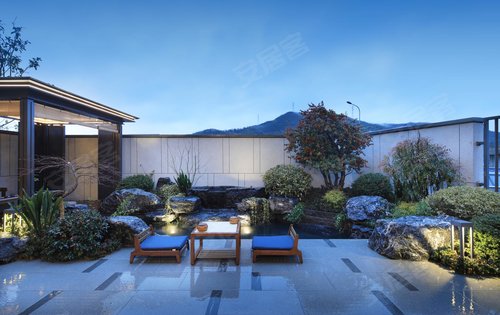 样板间餐客厅及庭院情况哦