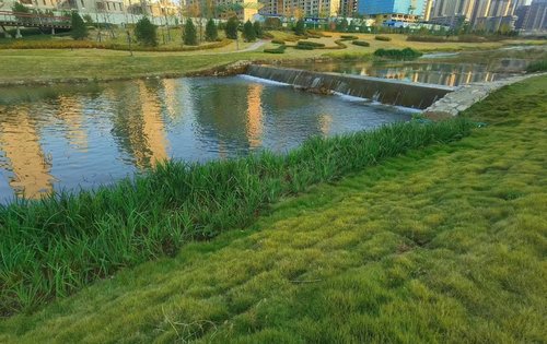 雪山万科城旁边的韩仓河景观非常好