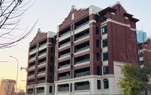 大连·金地城动态:即将交付洋房实拍,小区绿化,归家仪式感-大连安居客