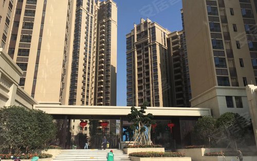 德润天峰小区大门商铺出售