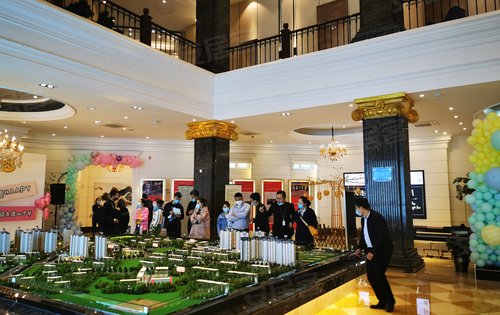 周末看房~ing 更有精美礼品相送哦