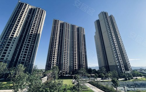 百米楼间距视野开阔