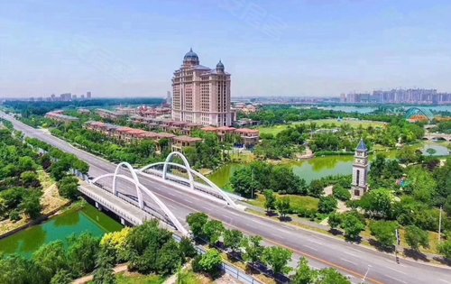 建业比华利庄园三期新府项目北面700米凤湖占地1840亩