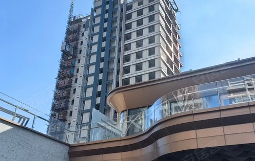 香槟金铝板外立面,搭配全面屏落地窗,户型149/189/229/300平,看房提前