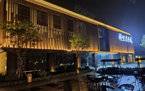 美丽的营销中心夜景