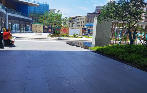 小区营销中心大门口绿化景观