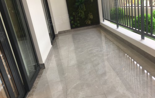 超大南阳台,让你住在家里小区景色尽收眼底.