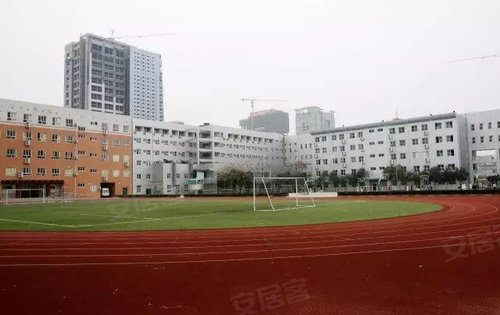 项目周边配套西安一中城墙畔139平大三室直接认购不用摇号