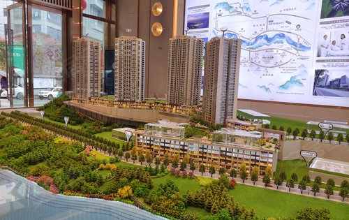 武隆碧桂园江山赋动态:江山赋沙盘模型6栋塔楼组成环江而建栋栋观江