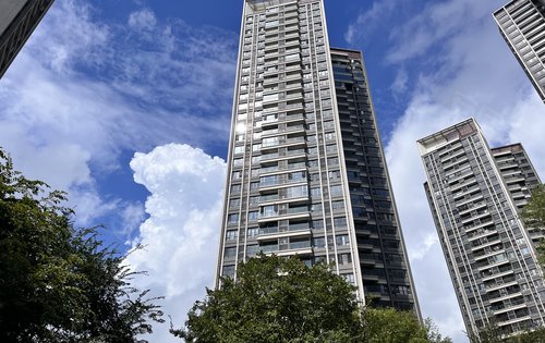 广州南沙中铁建海语熙岸配套成熟有公立学校和大型商超