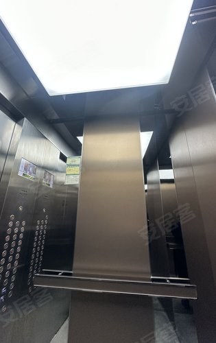 业主尊贵归家礼仪6米挑高入户大堂进口日立电梯