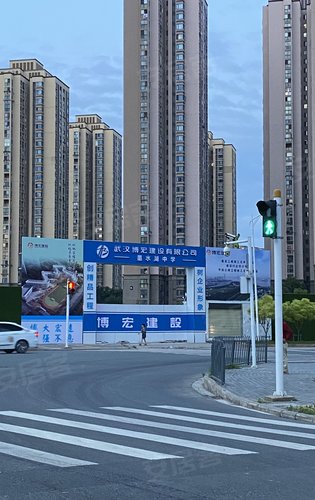 小区对面墨水湖中学实拍加推7595平欢迎咨询