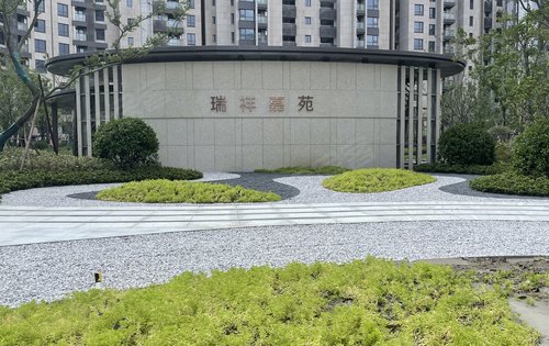 上港星江湾动态:二期实景照片大的楼间距带来优秀的采光-上海安居客