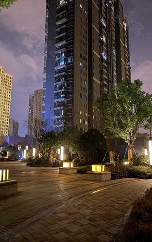 中冶39大街小区配套设施绿地率达到35夜景实拍