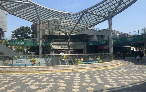 公交枢纽 商业:龙湖天街百联商圈,传悦坊,苏宁生活广场 书包:奉贤中学