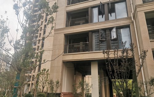 一楼全部架空层