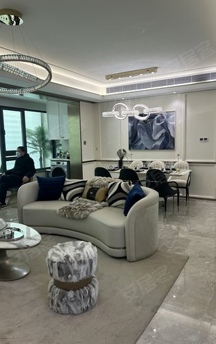 雪山绿城春来风华118平户型样板间餐客一体宽厅设计6米大阳台南北通透