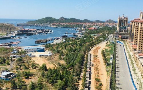 亿达河口湾动态:163平四室两厅两卫户型,第二张照片是实体楼7楼看海