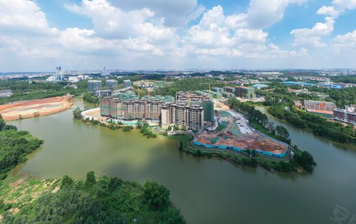 龙光玖御湖依山伴水