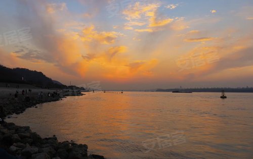 燕子矶滨江公园的晚霞美景