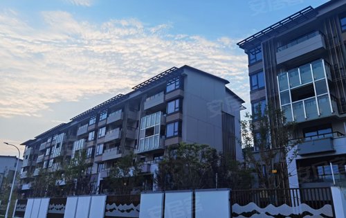 信义山水嘉庭动态:信义山水嘉庭傍晚-无锡安居客