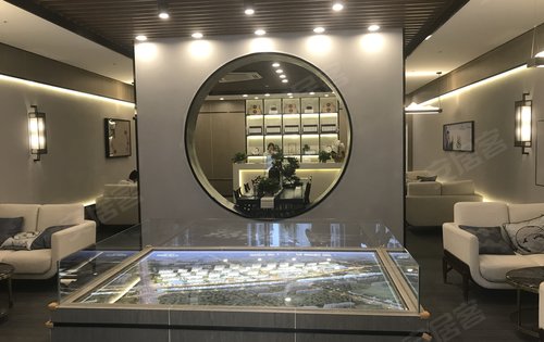 碧桂园陵江府城市展厅已正式对外公开,地址位于扬州广陵区江阳东路141