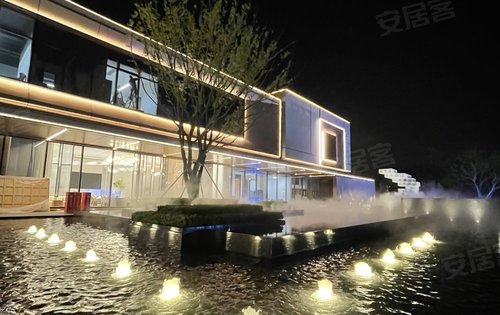 花桥中骏世界城动态:花桥地铁口中骏世界城售楼处夜景！-昆山安居客