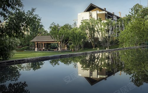 售楼部夏天风景,好美啊欢迎您来清凉山樾了解详细