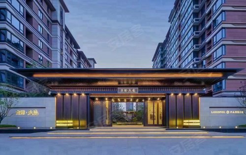 高颜值的楼栋外立面,大门及五维园林景观,这样的小区有拒绝的理由嘛!