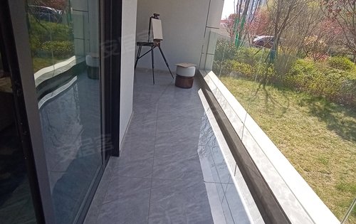 华阳首府动态:131平三室两厅两卫,全明户型,南北通透双向落地大阳台