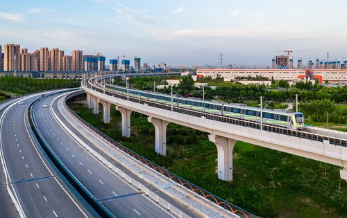 地铁五号线轻轨已开通