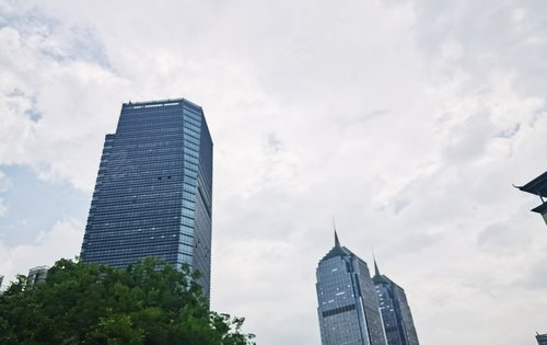 桂林市金融大厦 金茂中心已投入使用