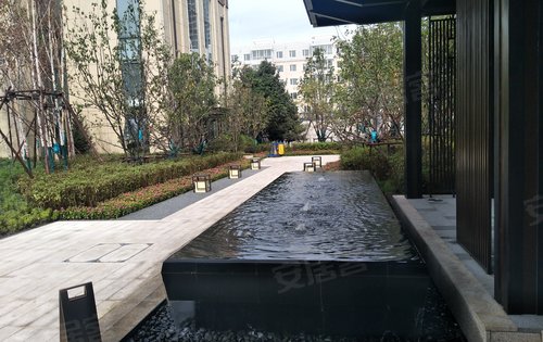 项目陆续在建,有样板间展示,户型格局都可以看到。欢迎参观