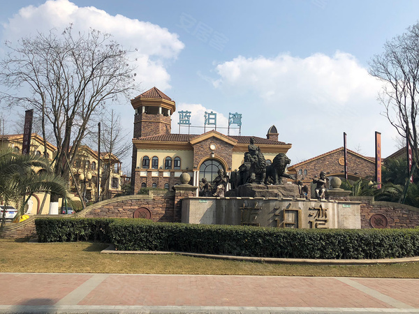 蓝泊湾,成都蓝泊湾房价,楼盘户型,周边配套,交通地图,花源镇白云路9号